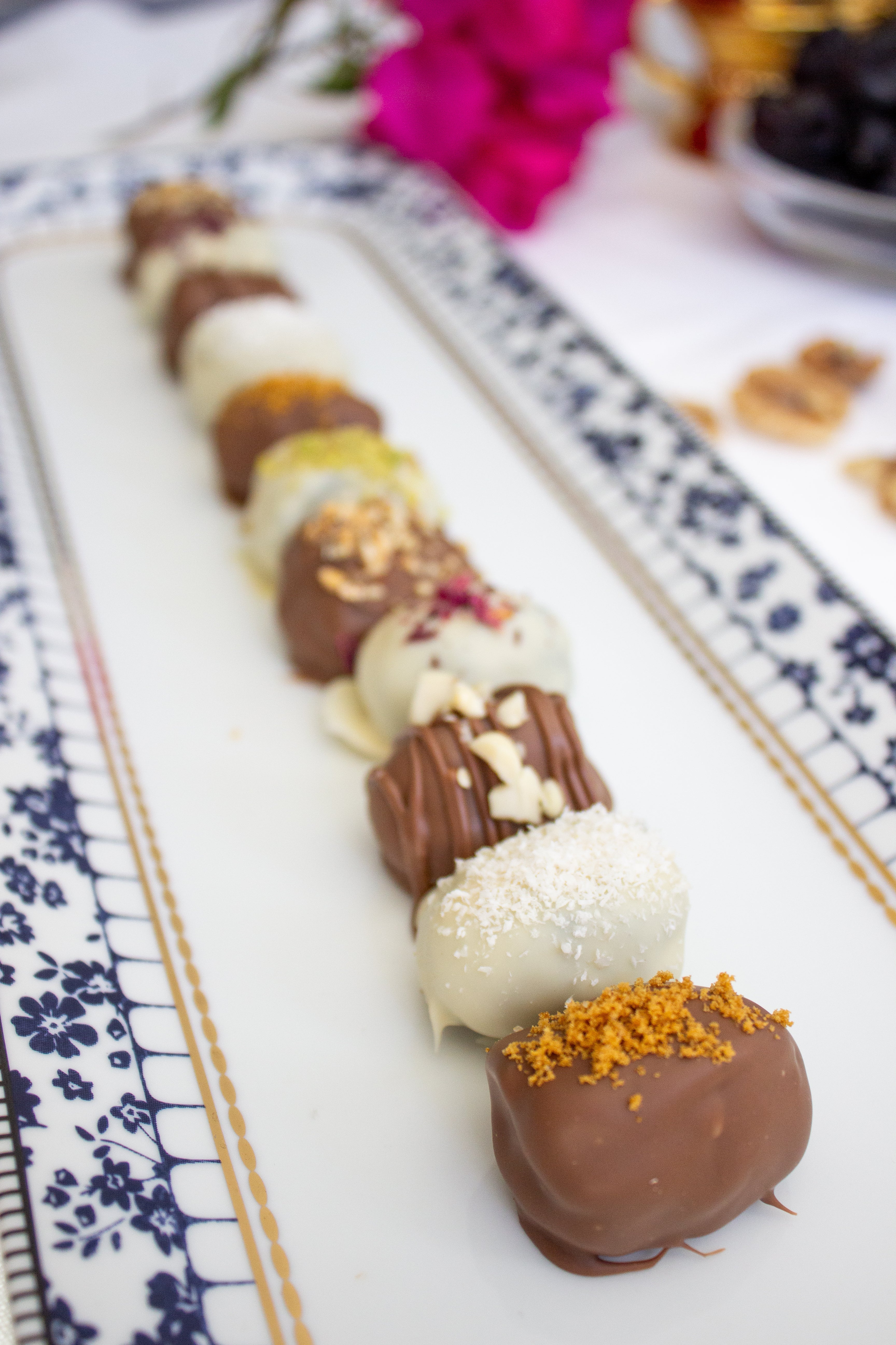 Gourmet Stuffed Dates - 6 piece